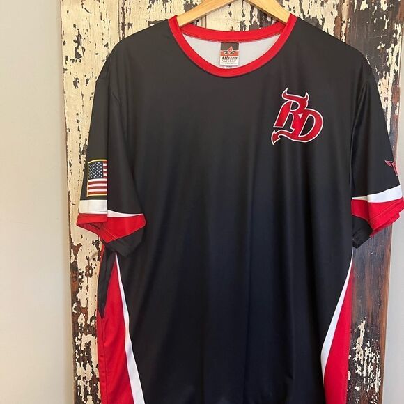 Men’s Red Devil’s dri fit sport T-shirt. Size 2X. - Picture 1 of 5